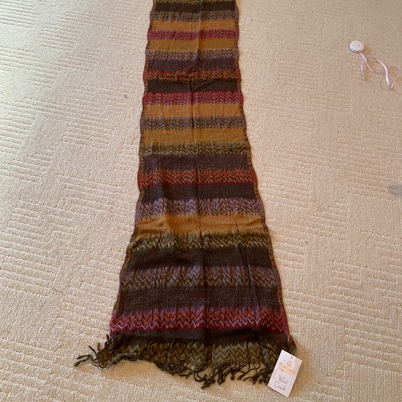 Cupcake International Hand-Loomed Wool Sca… - Picture 12 of 15